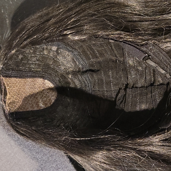 Sleek Straight Black Shoulder Length Wig - Picture 6 of 6